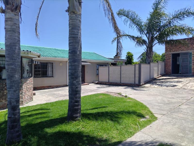 5 Bedroom Property for Sale in Amalinda Eastern Cape